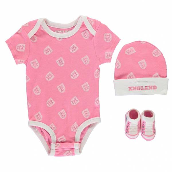 Three piece set. 0-6 Mnth Infant.