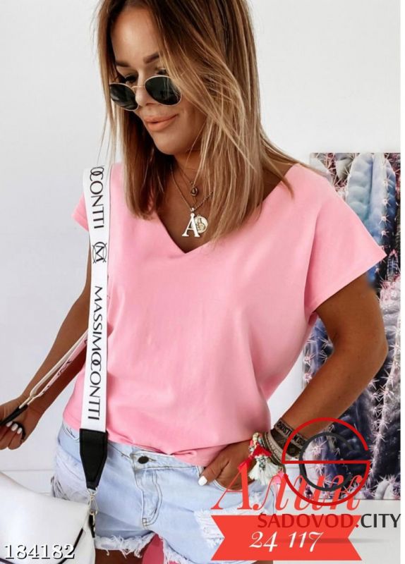 трикотажный костюм в клетку. современный стиль одежды. Asweare одежда. девушка примеряет наряды. бомбер 2022 hm.