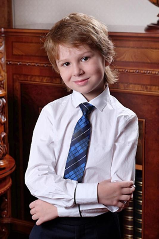 Мальчик в галстуке