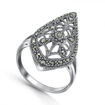 Серебряное кольцо с марказитом