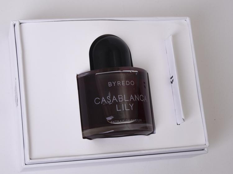 Byredo casablanca lily отзывы. Byredo Casablanca Lily 100 мл. Тестер Byredo Casablanca Lily extrait de Parfum, 100 ml. Байредо Касабланка Лили Ноты. Пирамида аромата духов Байредо Лилу Касабланка.